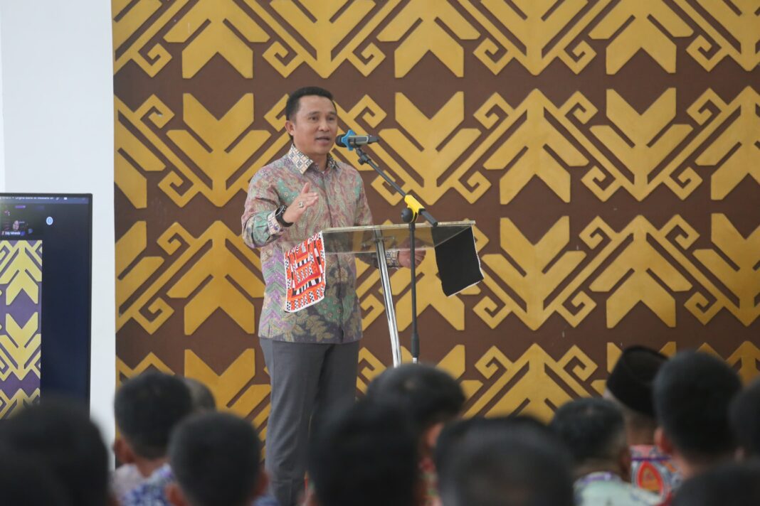 340 Guru dan Kepala Sekolah Ikuti Seminar, Bupati Parosil Perkuat Kolaborasi dengan FKIP Unila 340 Guru dan Kepala Sekolah Ikuti Seminar, Bupati Parosil Perkuat Kolaborasi dengan FKIP Unila