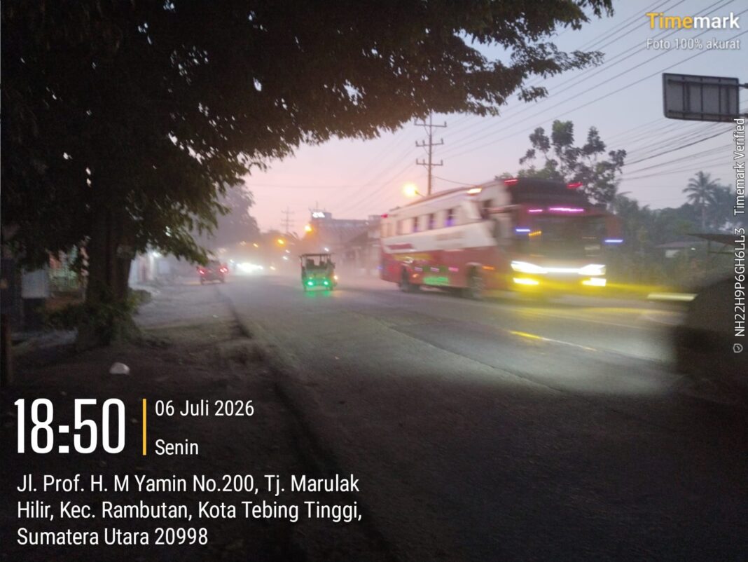 Tambal Sulam Aspal Di Jln M. Yamin Asal Jadi, Debu Berterbangan Berdampak Negatif Kepada Warga Sekitarnya Tambal Sulam Aspal Di Jln M. Yamin Asal Jadi, Debu Berterbangan Berdampak Negatif Kepada Warga Sekitarnya