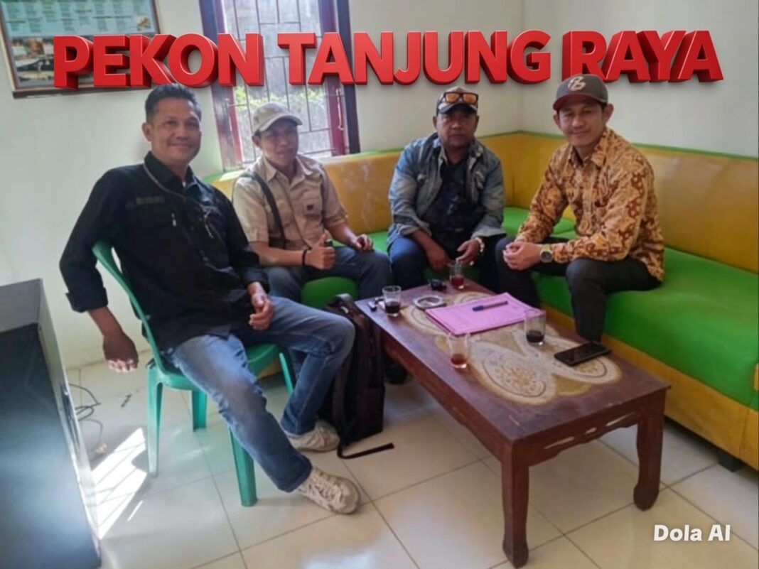 Plt. Peratin Nendi Sambut Hangat Kunjungan KSB PWLB di Pekon Tanjung Raya Plt. Peratin Nendi Sambut Hangat Kunjungan KSB PWLB di Pekon Tanjung Raya