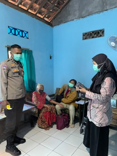 Bhabinkamtibmas Kelurahan Kutoarjo Aipda Rizki Wira Heriyanto kembali hadir di tengah masyarakat, Bhabinkamtibmas Kelurahan Kutoarjo Aipda Rizki Wira Heriyanto kembali hadir di tengah masyarakat,