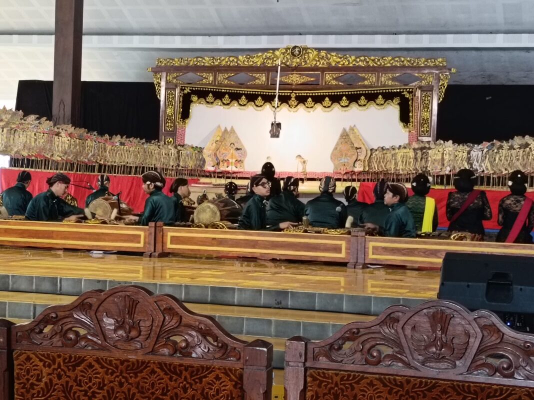 PAGELARAN WAYANG KULIT DALANG WANITA, Pentas Seni SMKI Yogyakarta PAGELARAN WAYANG KULIT DALANG WANITA, Pentas Seni SMKI Yogyakarta
