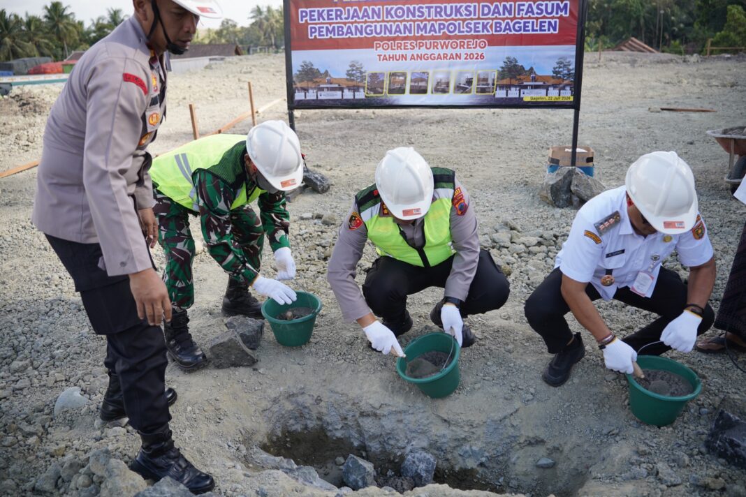 Peletakan Batu Pertama Pekerjaan Konstruksi dan (Fasum) Pembangunan (Mapolsek) Bagelen Peletakan Batu Pertama Pekerjaan Konstruksi dan (Fasum) Pembangunan (Mapolsek) Bagelen