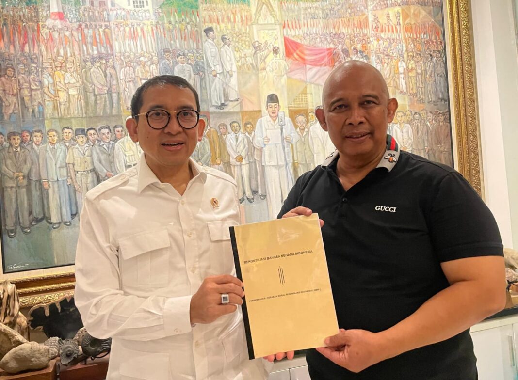 Fadli Zon : Setelah Menjadi Menteri Tetap Tak Lupa Pada Kawan Lama Fadli Zon : Setelah Menjadi Menteri Tetap Tak Lupa Pada Kawan Lama