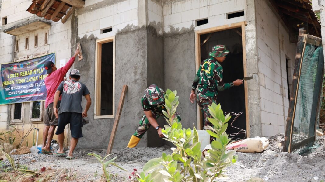 Rumah Impian Rohman Mulai Terwujud, RTLH TMMD Reguler 129 Kini Masuk Tahap Plester Dinding Rumah Impian Rohman Mulai Terwujud, RTLH TMMD Reguler 129 Kini Masuk Tahap Plester Dinding