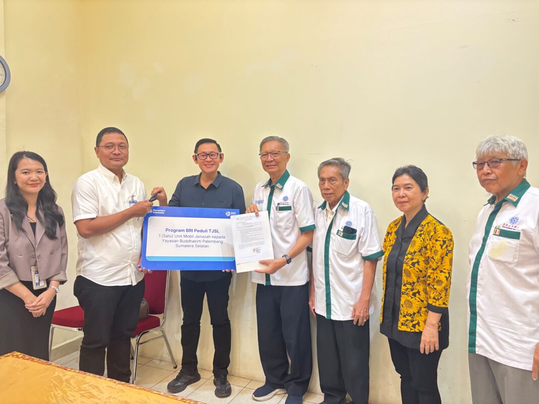 BRI Serahkan Satu Unit Mobil Jenazah kepada Yayasan Buddhakirti untuk Mendukung Pelayanan Sosial BRI Serahkan Satu Unit Mobil Jenazah kepada Yayasan Buddhakirti untuk Mendukung Pelayanan Sosial