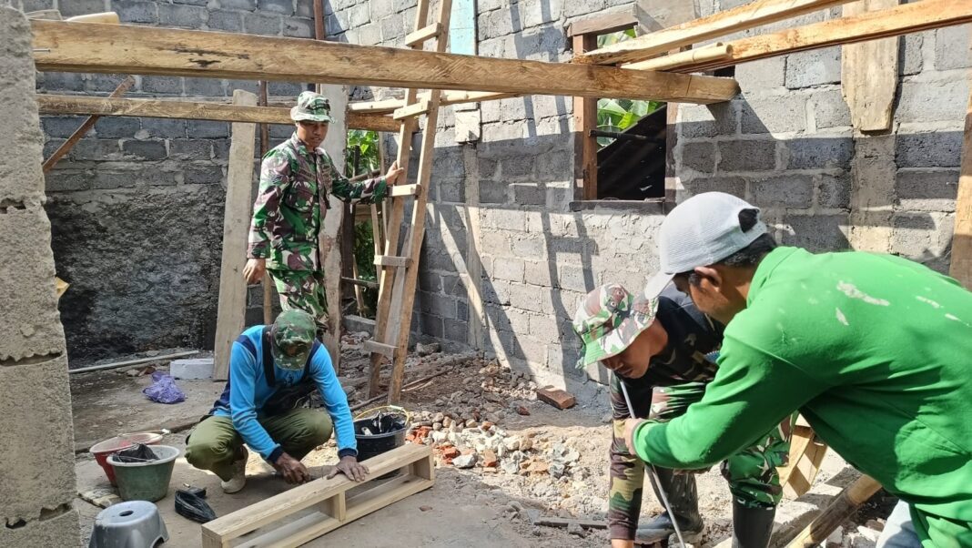 Pembangunan RTLH Milik Sucipto Masuki Tahap Pemasangan Kusen Pintu dan Jendela Pembangunan RTLH Milik Sucipto Masuki Tahap Pemasangan Kusen Pintu dan Jendela