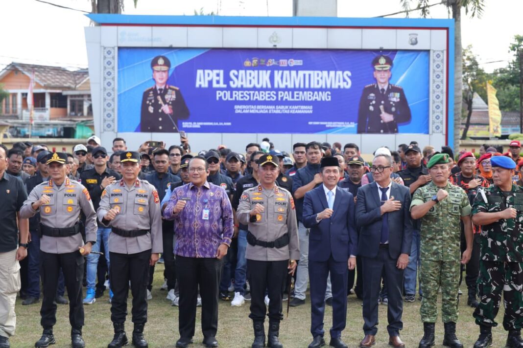 Pimpin Apel Sabuk Kamtibmas, Kapolda Sumsel Ajak Masyarakat Perkuat Persatuan dan Tolak Provokasi Pimpin Apel Sabuk Kamtibmas, Kapolda Sumsel Ajak Masyarakat Perkuat Persatuan dan Tolak Provokasi