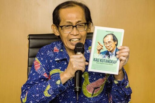 Meneladani Integritas Artidjo Alkostar: Penegak Hukum Harus Berani Berdiri di Atas Keadilan Meneladani Integritas Artidjo Alkostar: Penegak Hukum Harus Berani Berdiri di Atas Keadilan