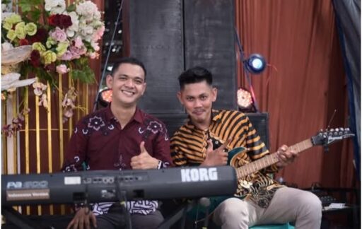 Putra Desa Petaling Banyuasin, Enggar Pratama Hanafiah Bersinar di Panggung Musik Dangdut Sumatera Selatan Putra Desa Petaling Banyuasin, Enggar Pratama Hanafiah Bersinar di Panggung Musik Dangdut Sumatera Selatan
