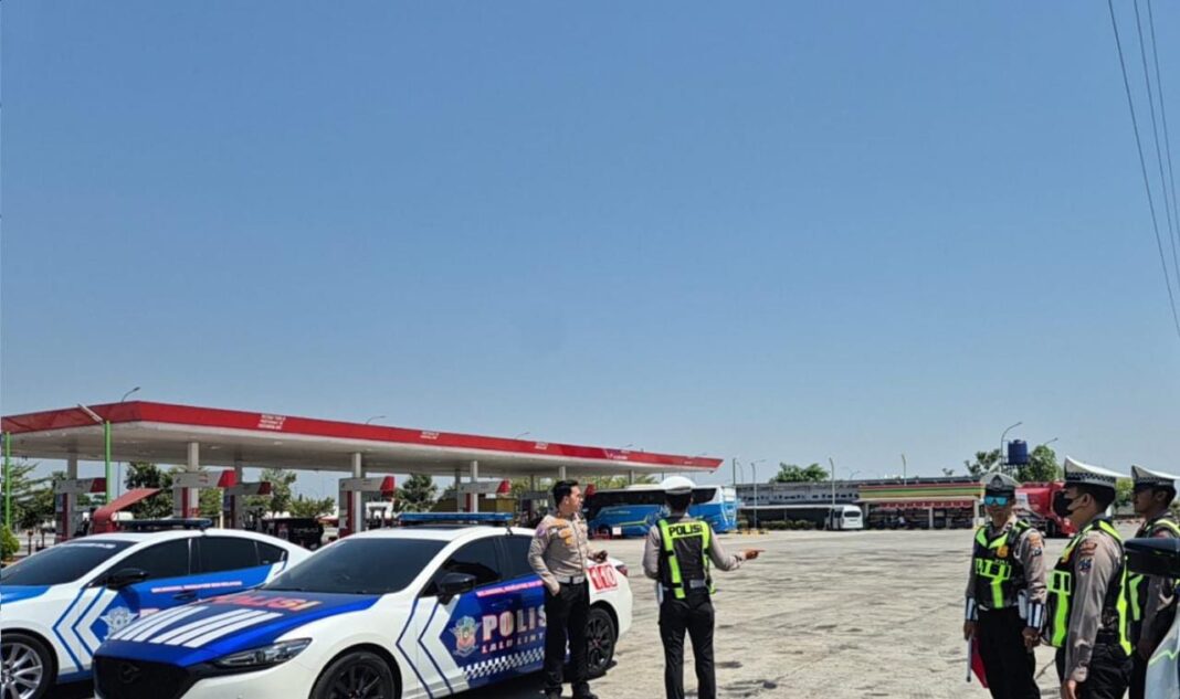 Polres ngawi siapkan layanan Pengamanan overland lintas Negara di rest area tol 575A Polres ngawi siapkan layanan Pengamanan overland lintas Negara di rest area tol 575A