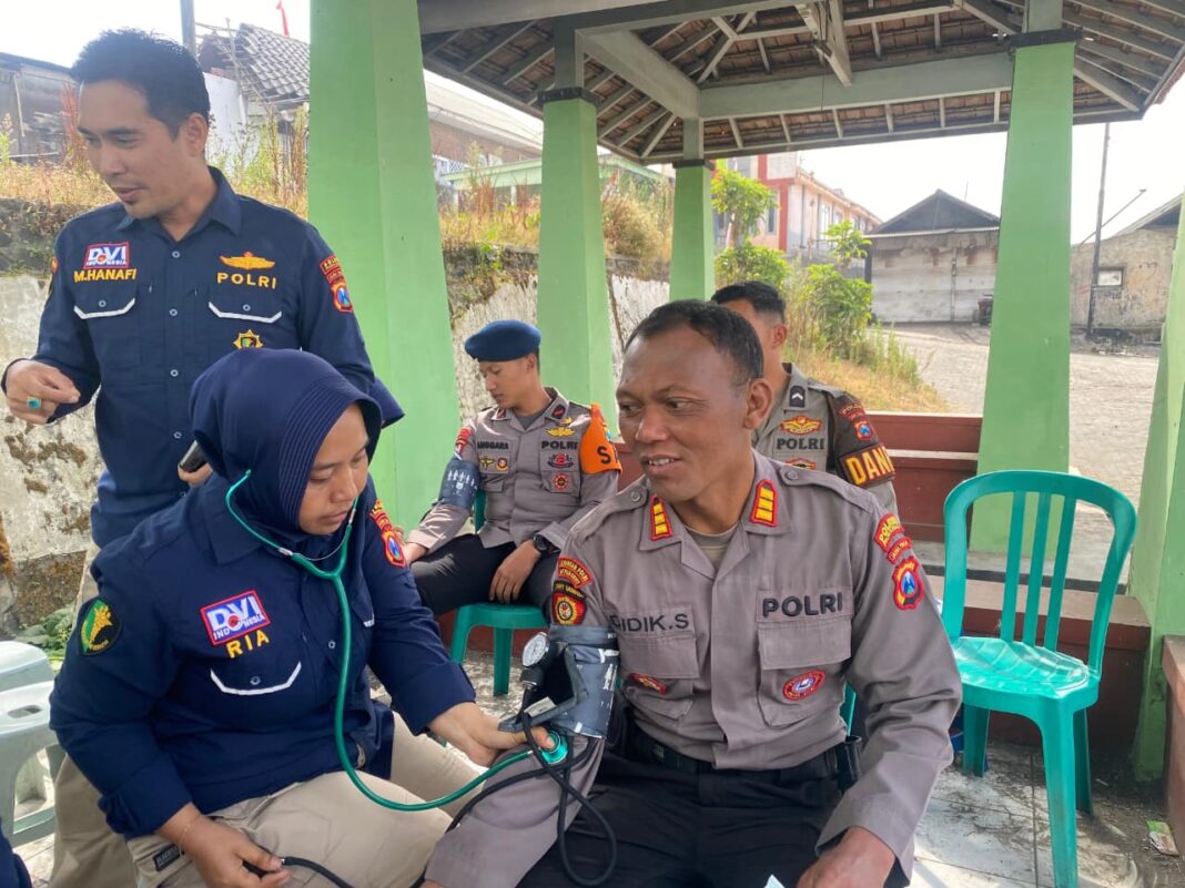 Polres Probolinggo periksa Kesehatan Personel Pengamanan Bromo Pascakarhutla Polres Probolinggo periksa Kesehatan Personel Pengamanan Bromo Pascakarhutla