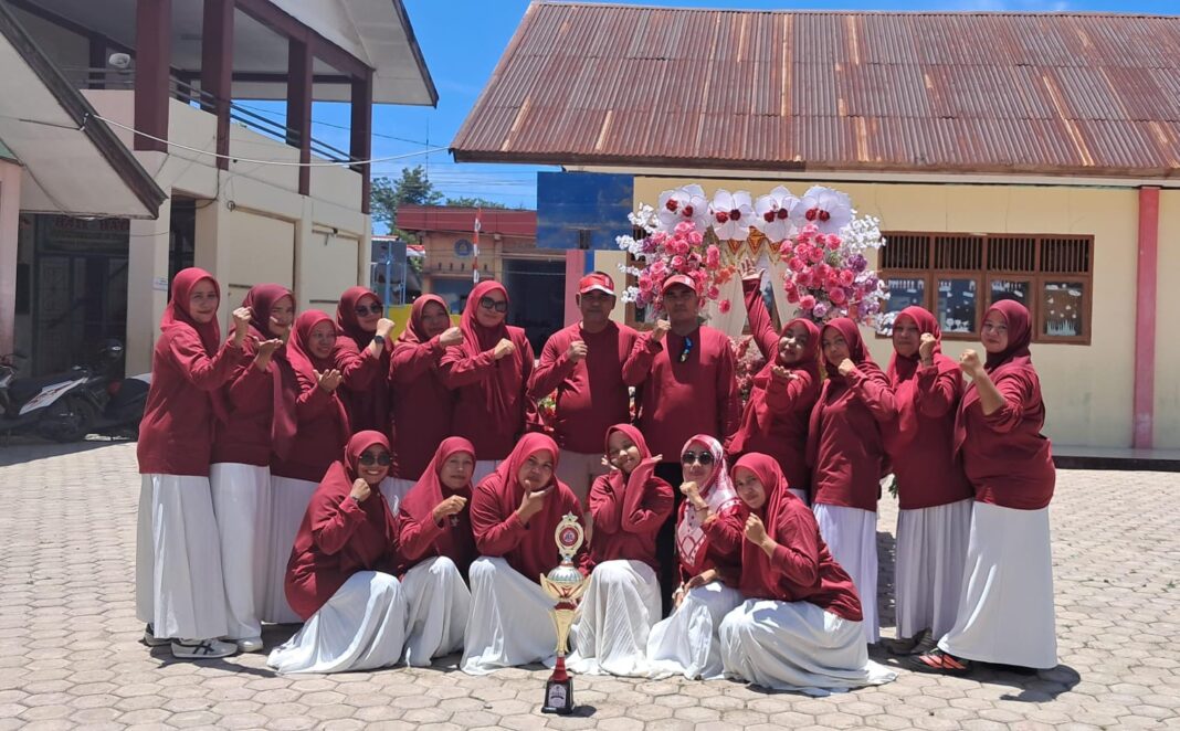 Sinergi Tim Berbuah Manis: Rina Maufizar Bawa SDN 1 Seulimeum Puncaki Karnaval Seulimeum Sinergi Tim Berbuah Manis: Rina Maufizar Bawa SDN 1 Seulimeum Puncaki Karnaval Seulimeum