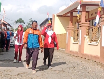 900 Peserta Meriahkan Jalan Sehat HUT RI ke-81 di SMKN 1 Way Tenong 900 Peserta Meriahkan Jalan Sehat HUT RI ke-81 di SMKN 1 Way Tenong
