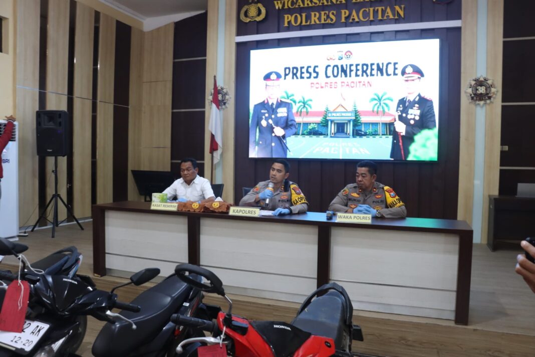 Polres Pacitan Amankan Montir Tersangka Curanmor Di Tiga Lokasi Polres Pacitan Amankan Montir Tersangka Curanmor Di Tiga Lokasi