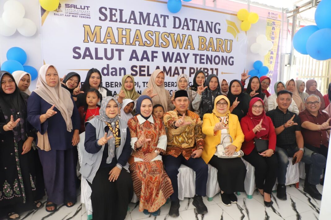 Lewat Beasiswa UT, Bupati Parosil Dorong Peningkatan SDM Lampung Barat. Lewat Beasiswa UT, Bupati Parosil Dorong Peningkatan SDM Lampung Barat.