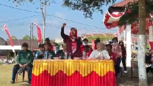 Ike Maria Sari Buka Perlombaan HUT Kemerdekaan RI, Ajak Masyarakat Perkuat Persatuan dan Gotong Royong Ike Maria Sari Buka Perlombaan HUT Kemerdekaan RI, Ajak Masyarakat Perkuat Persatuan dan Gotong Royong