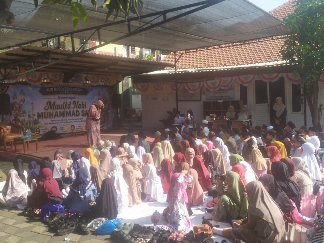 Surabaya Acara Maulid Nabi Muhammad Saw 12 Rabiul Awal 1448 H Untuk SDN Moro Krembangan 1 (2026) Surabaya Acara Maulid Nabi Muhammad Saw 12 Rabiul Awal 1448 H Untuk SDN Moro Krembangan 1 (2026)