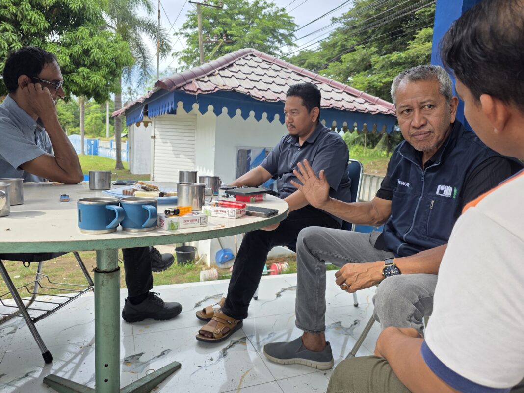 Lewat Kopi Pagi, Wartawan Presisi T. Nur Azmi Rajut Silaturahmi Bersama Perumda Tirta Mountala Aceh Besar Lewat Kopi Pagi, Wartawan Presisi T. Nur Azmi Rajut Silaturahmi Bersama Perumda Tirta Mountala Aceh Besar