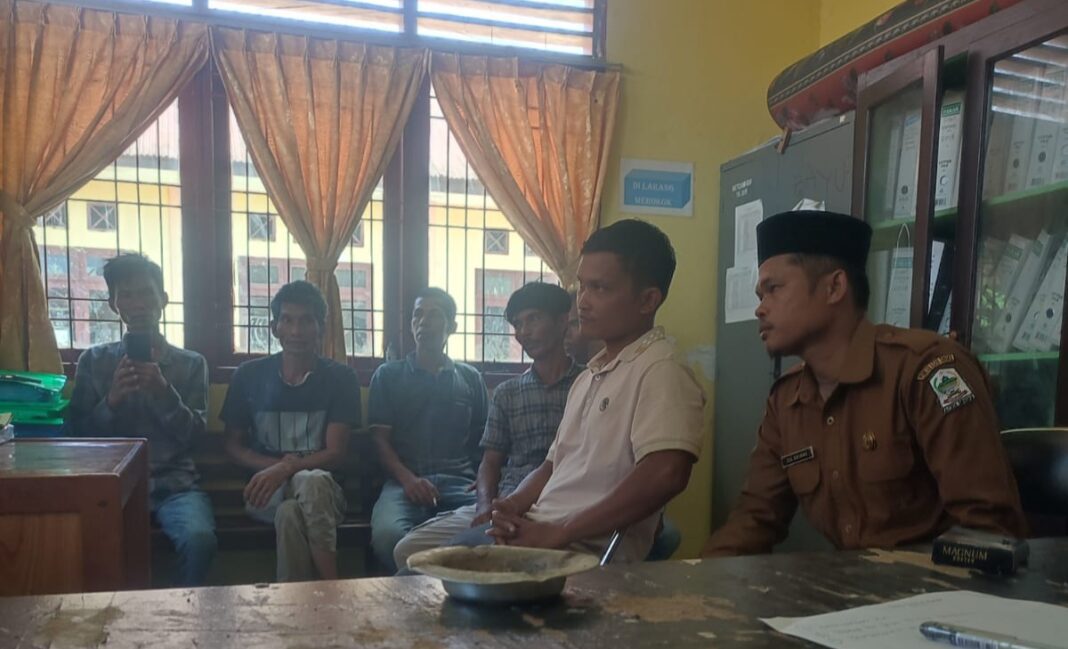 Buntut Protes Warga Terhadap Mekanisme Penjaringan, Pihak Kecamatan Tunda Pemilihan BPG Gunung Meriah Buntut Protes Warga Terhadap Mekanisme Penjaringan, Pihak Kecamatan Tunda Pemilihan BPG Gunung Meriah
