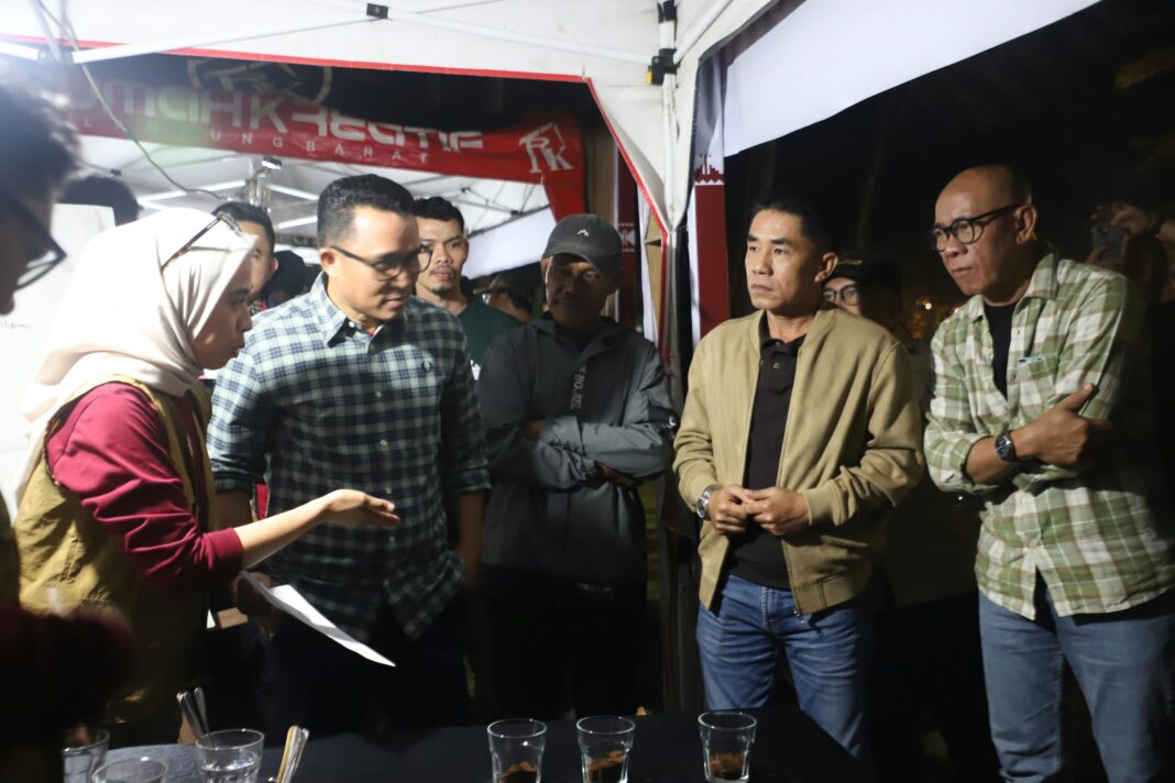 Parosil Mabsus Dorong Lampung Barat Naik Kelas Dari Penghasil Ke Pengolah Kopi. Parosil Mabsus Dorong Lampung Barat Naik Kelas Dari Penghasil Ke Pengolah Kopi.