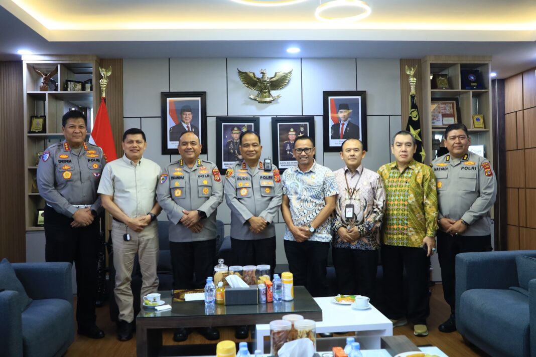 Kapolda Aceh Sambut Silaturahmi Asisten Deputi KemenPAN-RB Kapolda Aceh Sambut Silaturahmi Asisten Deputi KemenPAN-RB