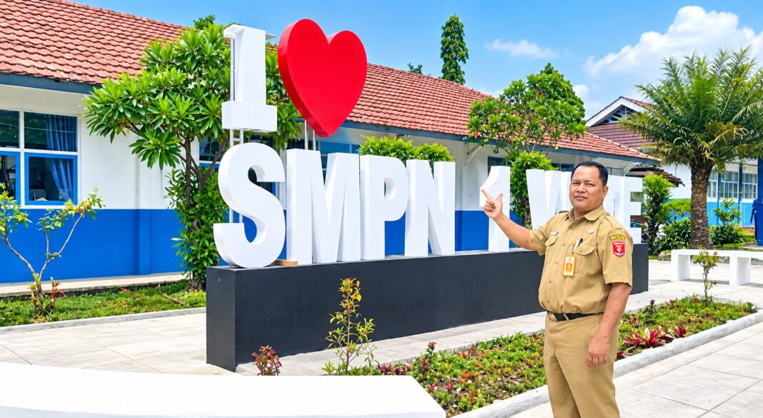 Di Bawah Kepemimpinan Bambang Irawan, SMPN 1 Way Tenong Cetak Prestasi Lewat Adara Lerisya Di Bawah Kepemimpinan Bambang Irawan, SMPN 1 Way Tenong Cetak Prestasi Lewat Adara Lerisya