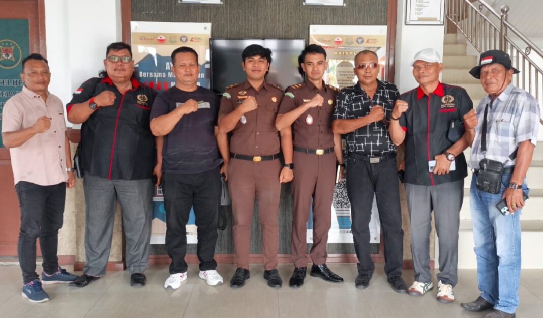 Kejari Singkil Didorong Tetapkan Tersangka Korupsi Seragam, Jangan Biarkan Hak Korban Bencana Menguap Kejari Singkil Didorong Tetapkan Tersangka Korupsi Seragam, Jangan Biarkan Hak Korban Bencana Menguap