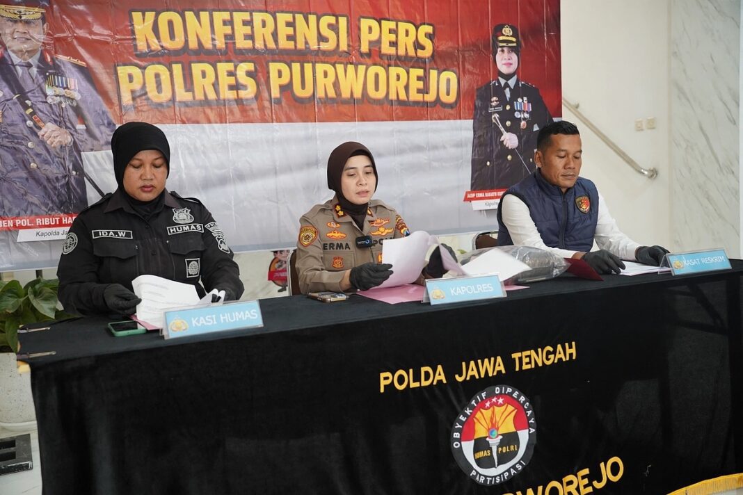 Polres Purworejo kembali berhasil membongkar kasus kejahatan pencurian lintas wilayah Polres Purworejo kembali berhasil membongkar kasus kejahatan pencurian lintas wilayah