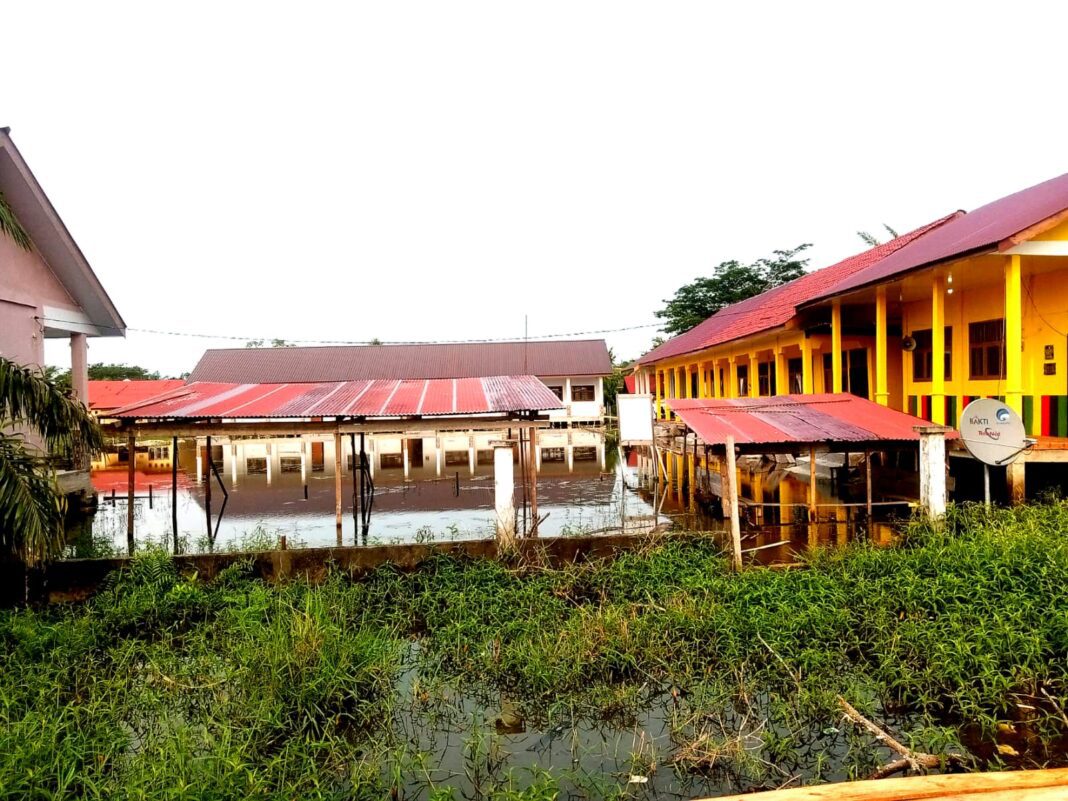 Surat Resmi Dikacangi, Warga 3 Desa Desak Bupati Aceh Singkil Turun dari Kursi Nyaman Selesaikan Banjir Surat Resmi Dikacangi, Warga 3 Desa Desak Bupati Aceh Singkil Turun dari Kursi Nyaman Selesaikan Banjir