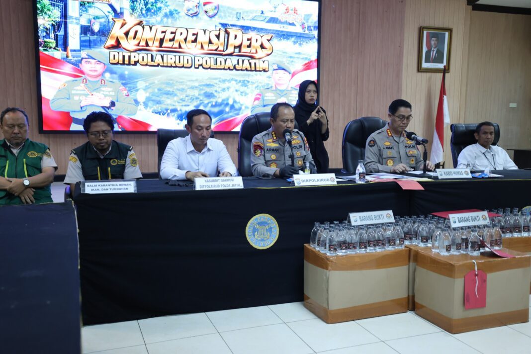 Polda Jatim Ungkap 4 Kasus, dari Satwa Dilindungi Hingga Dugaan Penyelewengan BBM Jenis Solar Polda Jatim Ungkap 4 Kasus, dari Satwa Dilindungi Hingga Dugaan Penyelewengan BBM Jenis Solar