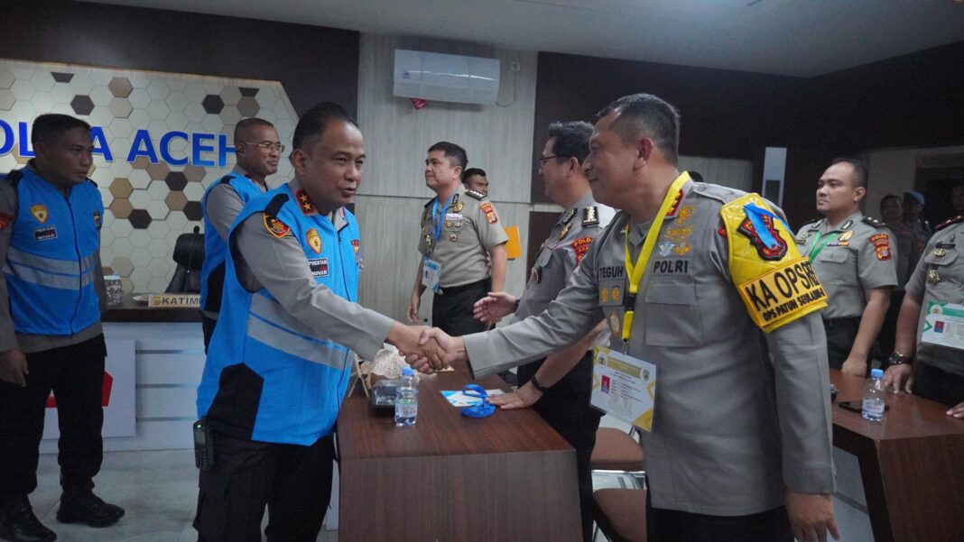 Kapolda Aceh Pimpin Pengambilan Sumpah dan Pakta Integritas Seleksi Dikbang Terpadu Tahun 2027 Kapolda Aceh Pimpin Pengambilan Sumpah dan Pakta Integritas Seleksi Dikbang Terpadu Tahun 2027