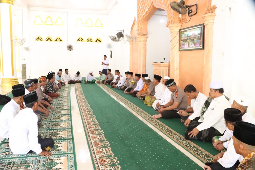 Tingkatkan Kemitraan dan Sinergi Kamtibmas, Kapolres Aceh Singkil Gelar Jumat Keliling di Desa Ujung Bawang Tingkatkan Kemitraan dan Sinergi Kamtibmas, Kapolres Aceh Singkil Gelar Jumat Keliling di Desa Ujung Bawang